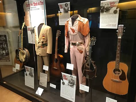 country music hall of fame tour